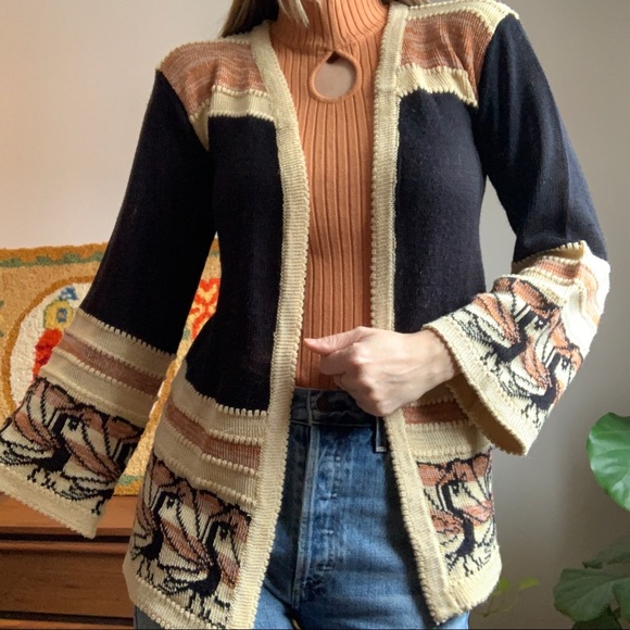 Vintage Flared Sleeve Neutral Toned Cardigan Size S/M - Picture 1 of 4